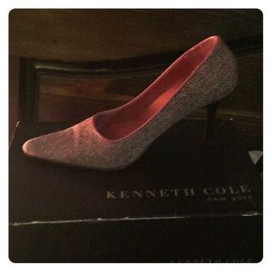 Kenneth Cole pump